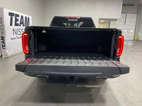 Used 2023 GMC Sierra 1500 Denali w/ Technology Package AWD/4WD image 4