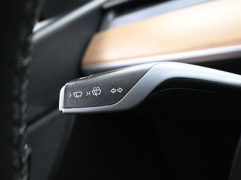 Used 2022 Tesla Model Y Performance AWD/4WD image 21