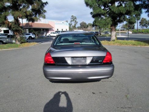Used 2010 Ford Crown Victoria Police Interceptor image 4