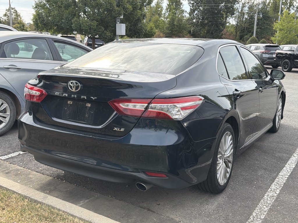 Used 2018 Toyota Camry XLE FWD image 4