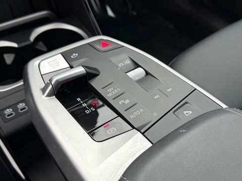 Used 2025 BMW X1 xDrive28i w/ Premium Package image 27