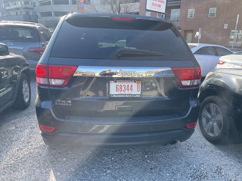 Used 2011 Jeep Grand Cherokee Laredo image 4