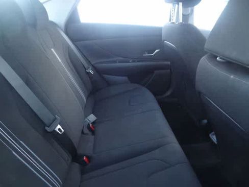 Used 2024 Hyundai Elantra SEL FWD image 9