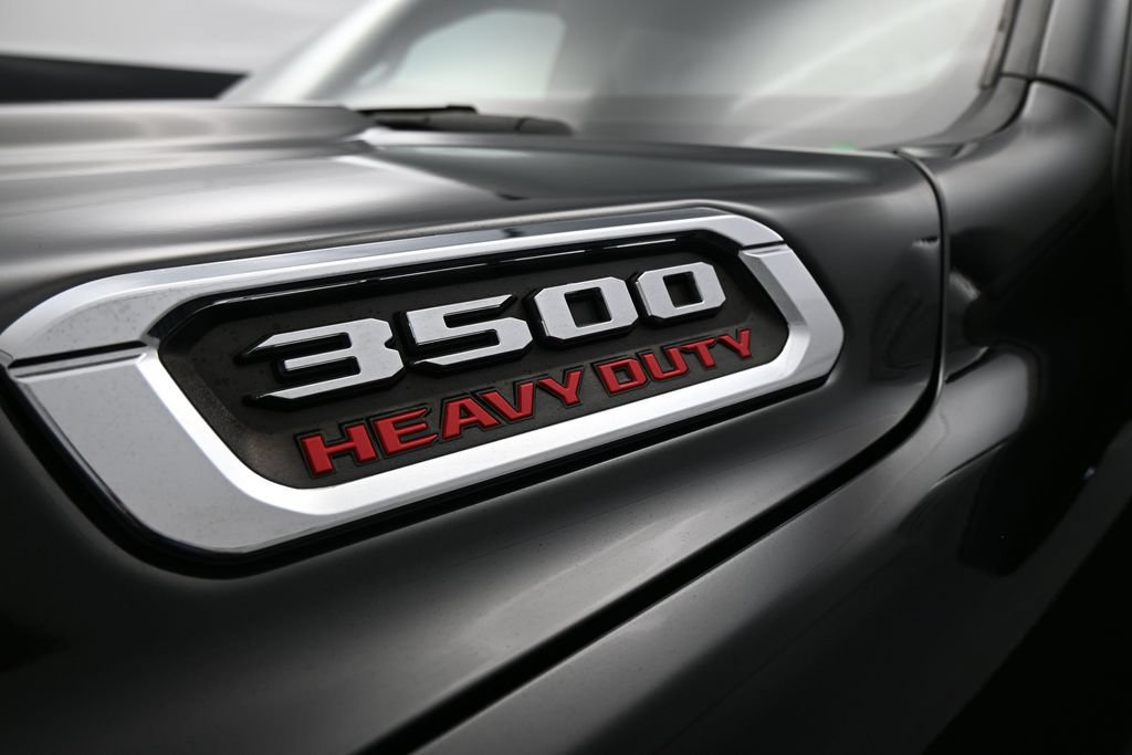 Used 2024 RAM 3500 Limited AWD/4WD image 9