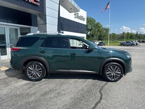 Used 2023 Nissan Pathfinder SL w/ SL Premium Package AWD/4WD image 8