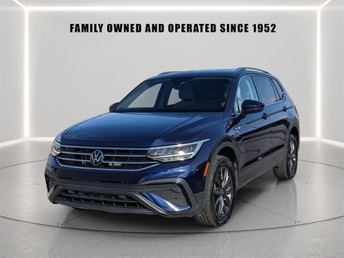 Certified 2023 Volkswagen Tiguan SE image 7