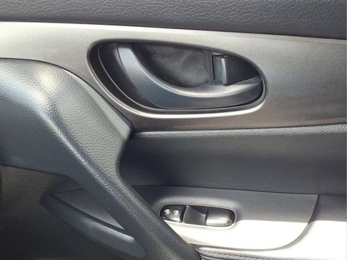 Used 2021 Nissan Rogue Sport S FWD image 27