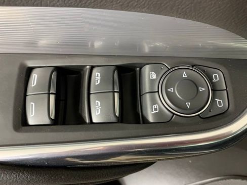 Used 2024 Cadillac XT4 Premium Luxury image 28