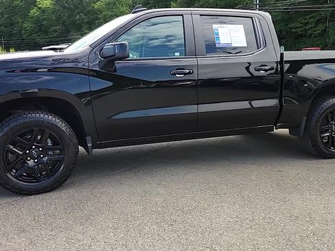 Used 2023 Chevrolet Silverado 1500 RST AWD/4WD image 2