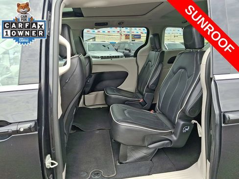 Used 2024 Chrysler Pacifica Limited FWD image 10