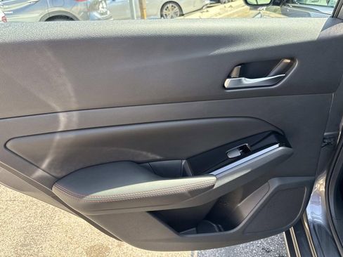 Used 2023 Nissan Altima 2.5 SR FWD image 12