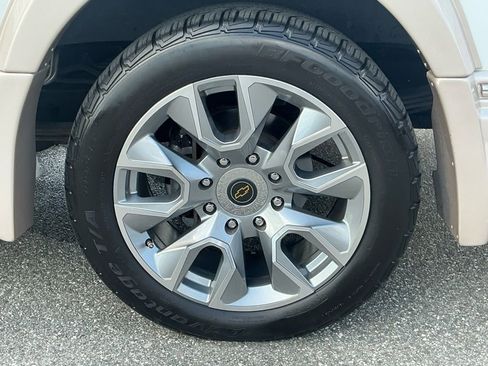 Used 2022 Chevrolet Express 2500 w/ Enhanced Convenience Package image 32