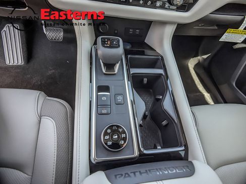 New 2026 Nissan Pathfinder SL AWD/4WD image 13