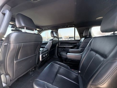 Used 2021 Ford Expedition Max XLT image 7