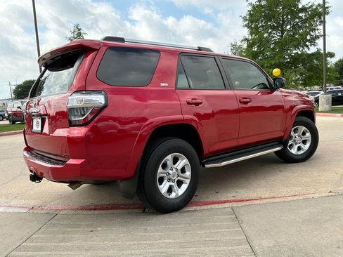 Used 2022 Toyota 4Runner SR5 RWD image 6