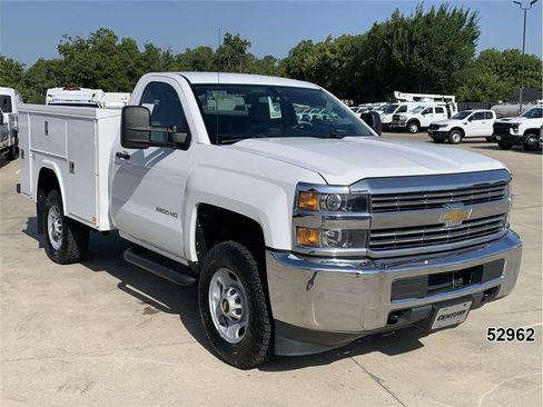 Used 2015 Chevrolet Silverado 2500 W/T RWD image 3