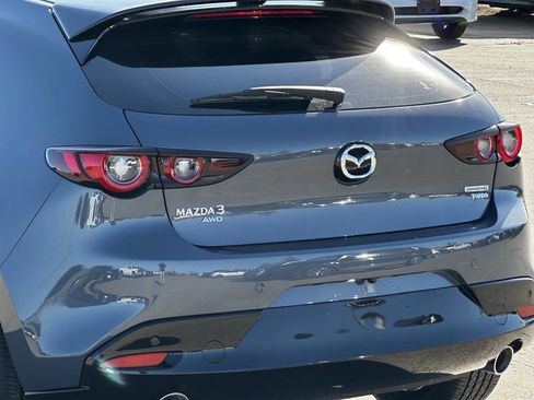 New 2026 MAZDA MAZDA3 Hatchback w/Premium Plus Pkg image 6