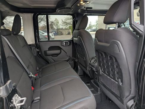 Used 2022 Jeep Wrangler Unlimited Rubicon 4xe w/ Cold Weather Group AWD/4WD image 22
