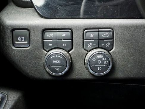 Used 2024 Chevrolet Silverado 3500 LT w/ Convenience Package image 22