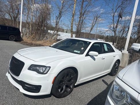 Used 2023 Chrysler 300 S w/ Comfort Group image 8