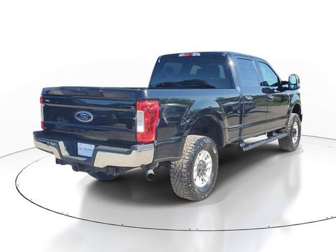 Used 2019 Ford F250 XLT w/ Snow Plow Prep Package AWD/4WD image 4