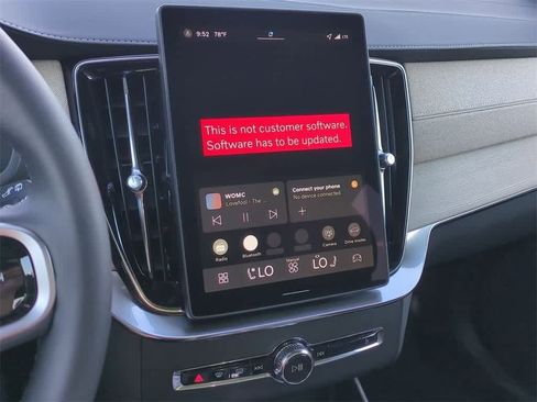 Used 2026 Volvo XC90 B6 Plus w/ Protection Package Premier image 27