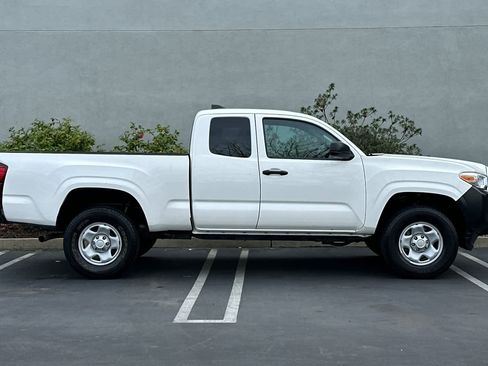 Used 2020 Toyota Tacoma SR image 6