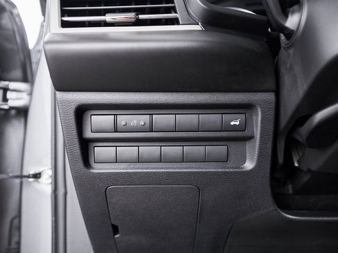 Used 2024 Mitsubishi Outlander SE image 35