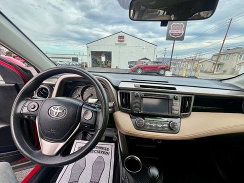 Used 2015 Toyota RAV4 XLE AWD/4WD image 19