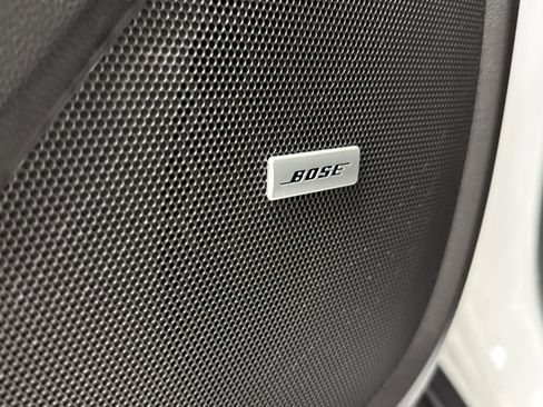 Used 2023 Chevrolet Traverse RS image 4