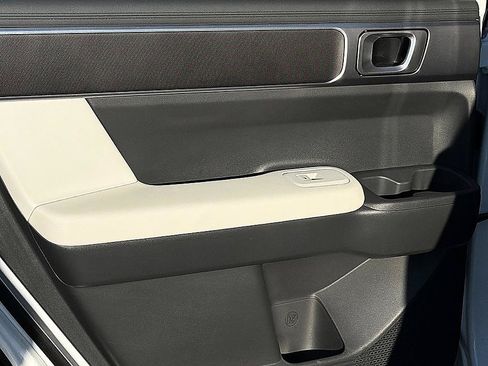 Certified 2025 Hyundai Santa Fe SE FWD image 10