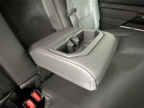 Used 2024 Toyota Tundra Limited image 38