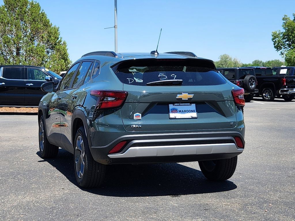 New 2026 Chevrolet Trax LT w/ LT Convenience Package FWD image 2