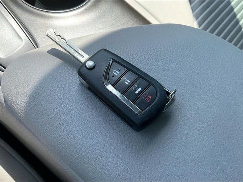 Used 2023 Toyota Camry SE FWD image 33