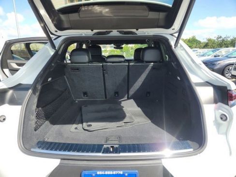 Used 2024 Porsche Cayenne Coupe image 4