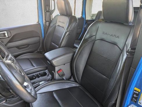 Used 2022 Jeep Wrangler Unlimited Sahara w/ Cold Weather Group image 17