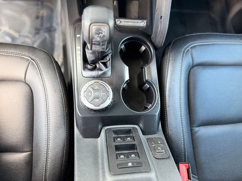 Used 2025 Ford Bronco Badlands AWD/4WD image 18