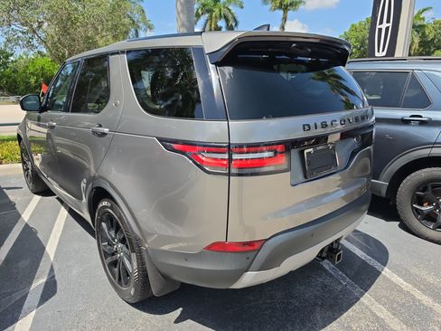 Used 2017 Land Rover Discovery HSE AWD/4WD image 3