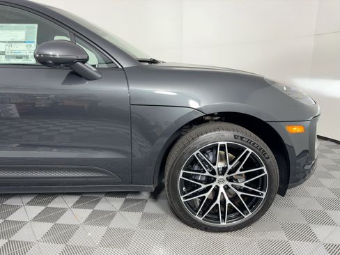 Certified 2026 Porsche Macan AWD/4WD image 12