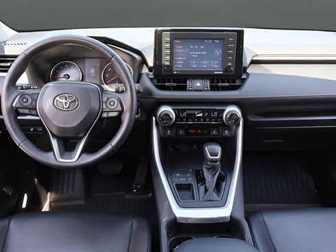 Used 2021 Toyota RAV4 XLE Premium FWD image 17
