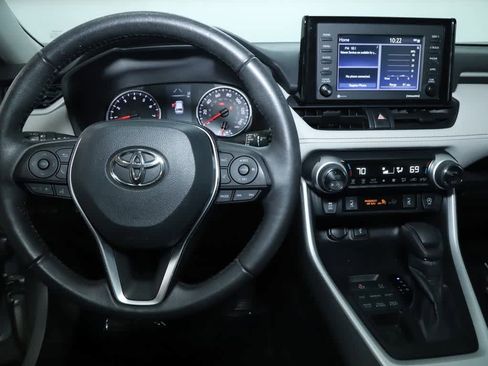 Certified 2020 Toyota RAV4 XLE image 28