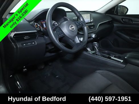 Used 2024 Nissan Altima 2.5 S FWD image 18