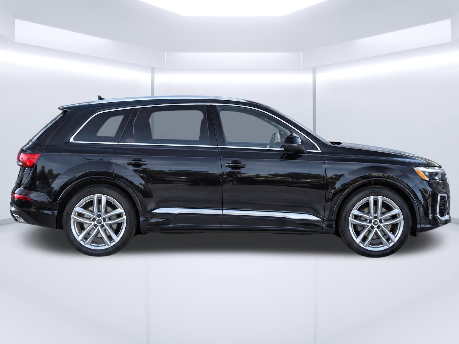 Used 2025 Audi Q7 3.0T Premium Plus w/ Premium Plus Package AWD/4WD image 8