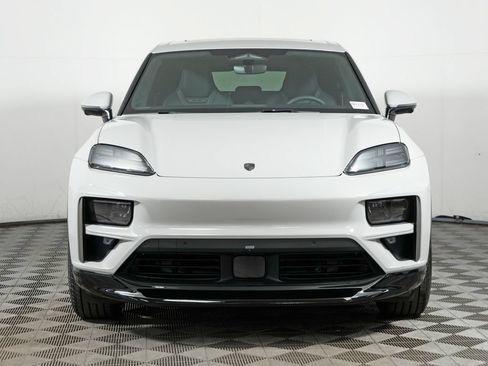 Used 2026 Porsche Macan Turbo Electric AWD/4WD image 10