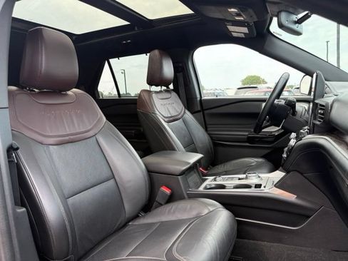 Certified 2023 Ford Explorer Platinum w/ Technology Package AWD/4WD image 11