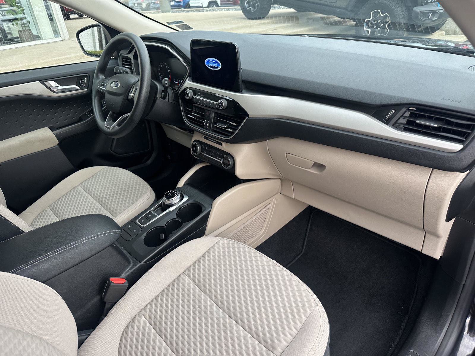Used 2020 Ford Escape SE FWD image 22