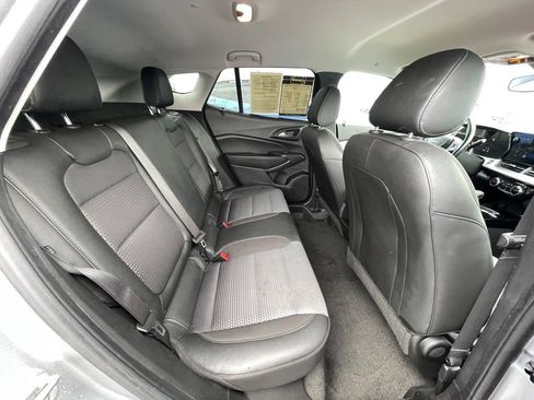Used 2025 Chevrolet Trax LT w/ Driver Confidence Package FWD image 25