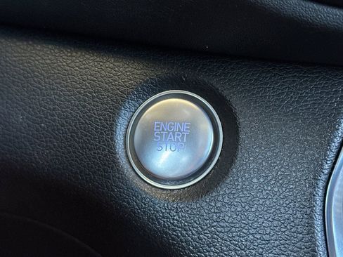 Used 2019 Hyundai Santa Fe Limited image 21