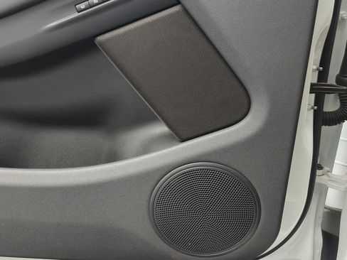 Certified 2025 Land Rover Range Rover Evoque Dynamic SE image 33