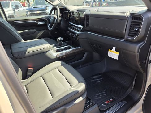 New 2026 Chevrolet Silverado 1500 RST w/ Z71 Off-Road Package AWD/4WD image 9
